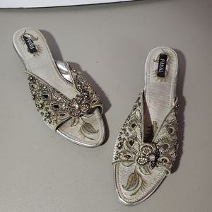 Payal women's sandals sequins size 8 silver